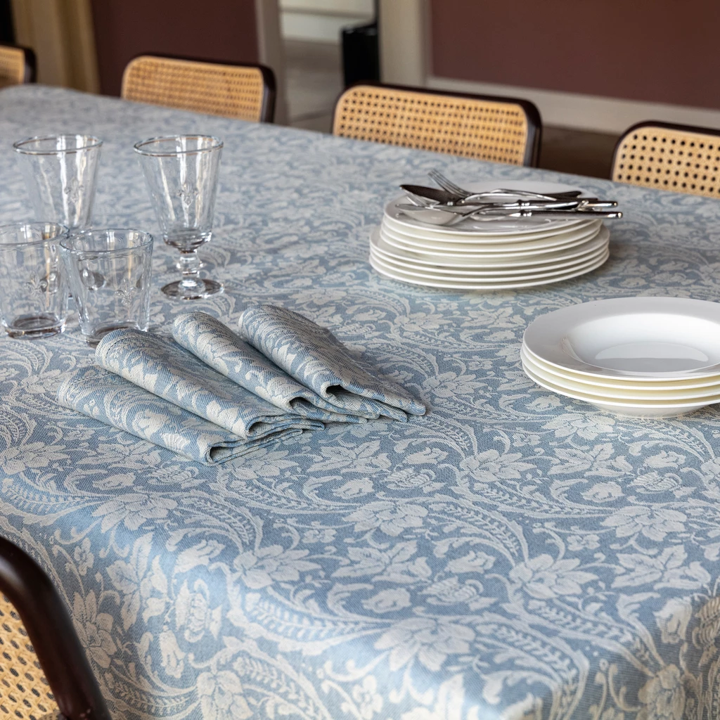 Tischdecke Donna di Coppe 140 x 140 cm Pastellblau