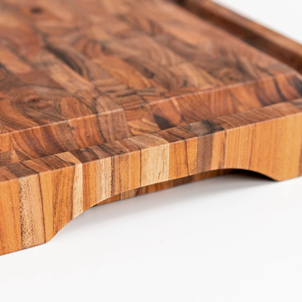 Tranchierbrett mit Saftrinne aus Teak Hirnholz klein
