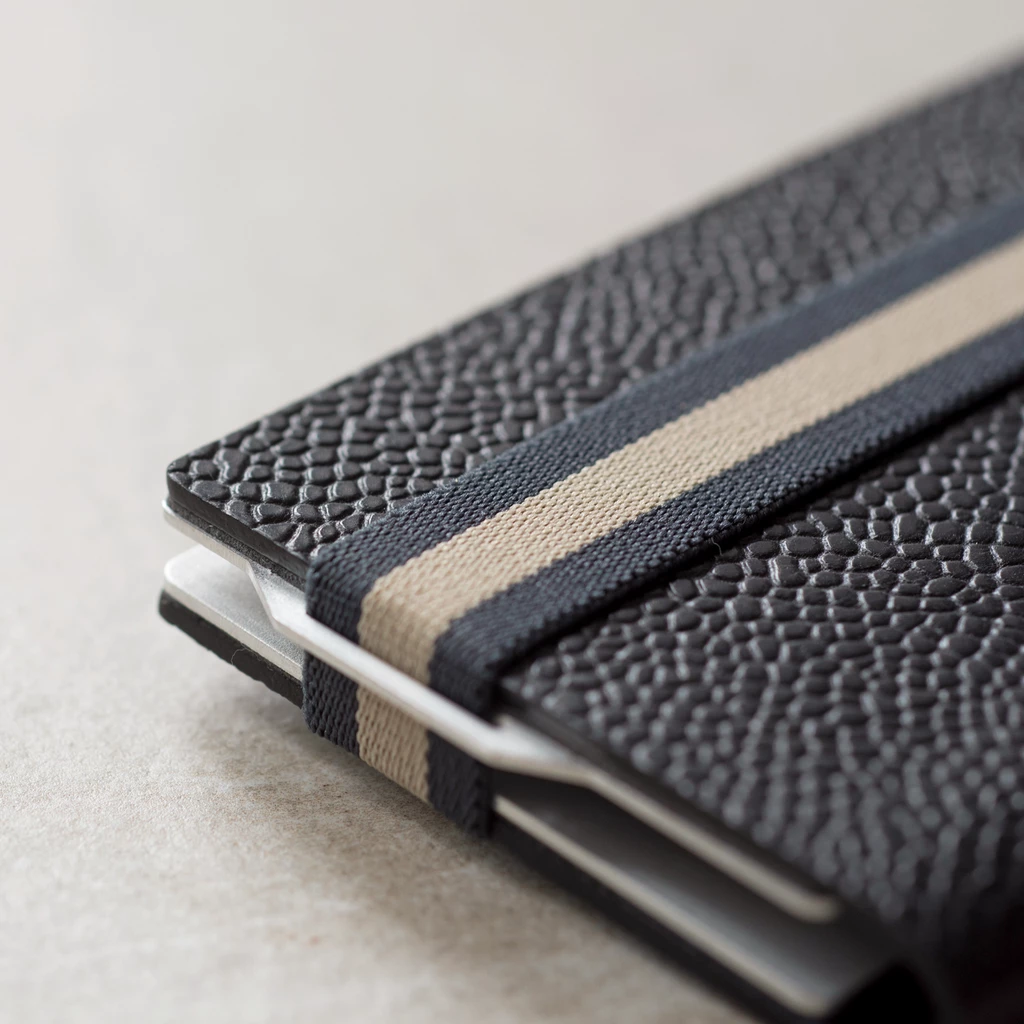 Q7 Wallet Classy Black / Navy