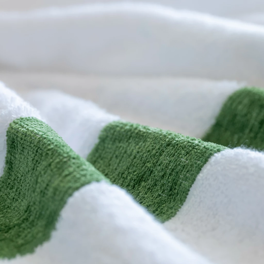 Gästehandtuch mit Chenille-Bordüre Grün