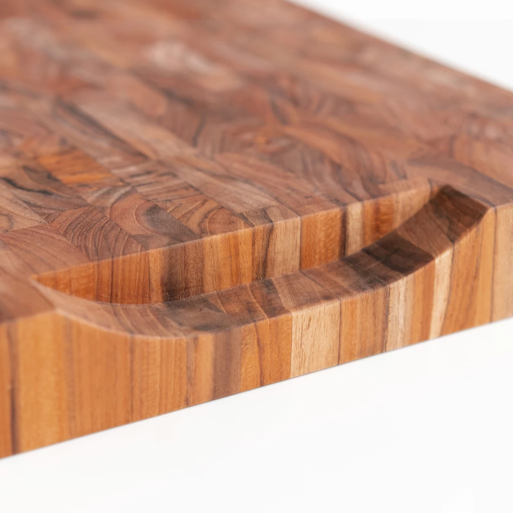Tranchierbrett mit Saftrinne aus Teak Hirnholz klein