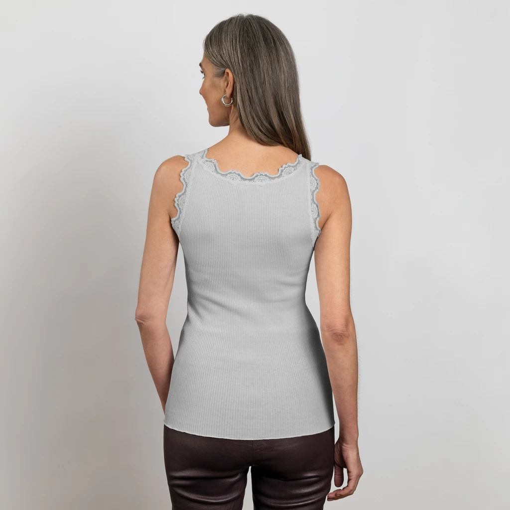 Rosemunde Seidentop mit Spitze Babette Grau S
