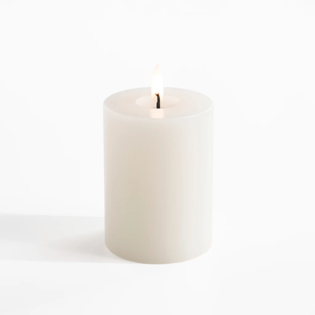 Ester & Erik LED Stumpenkerze Ivory 10 cm