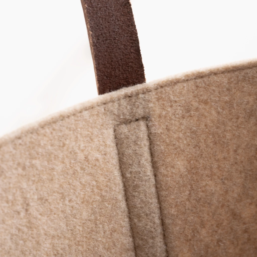 P.A.P. Sweden Handtasche aus Filz