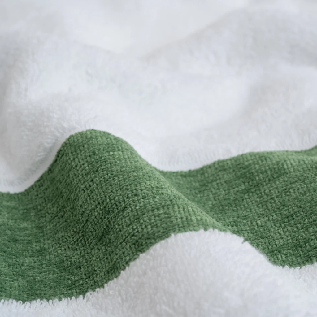 Gästehandtuch mit Chenille-Bordüre Grün