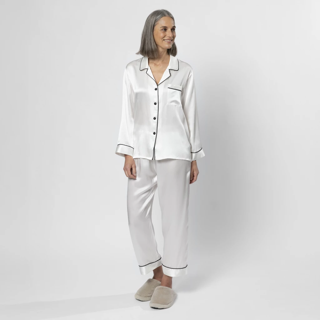 Seidenpyjama Cremeweiss