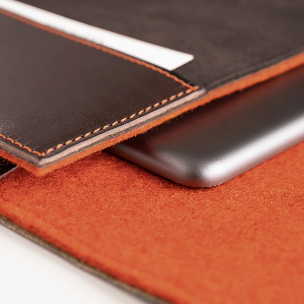 Mompty X Torquato Notizbuch- und Tablet-Hülle