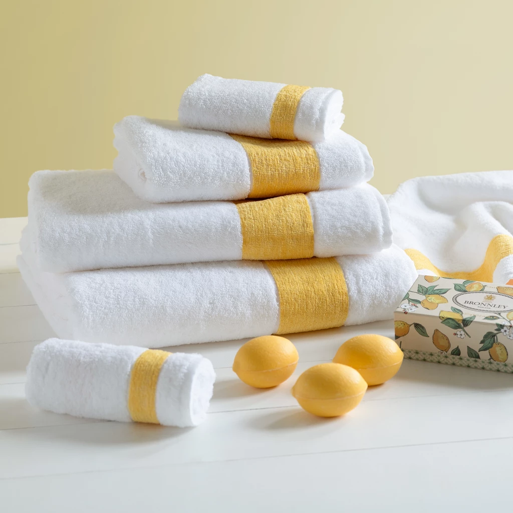 Badetuch mit Chenille-Bordüre Gelb