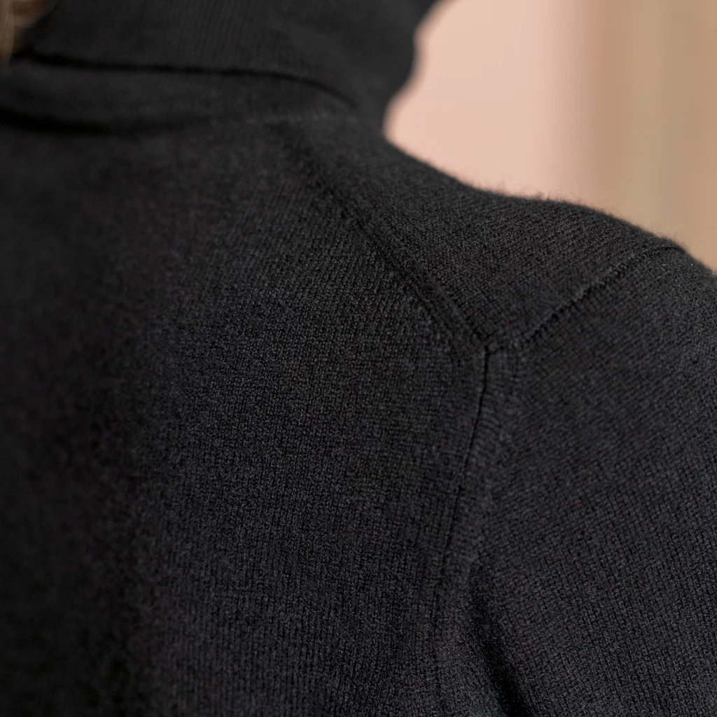 William Lockie X Torquato Rollkragen Kaschmir Black L