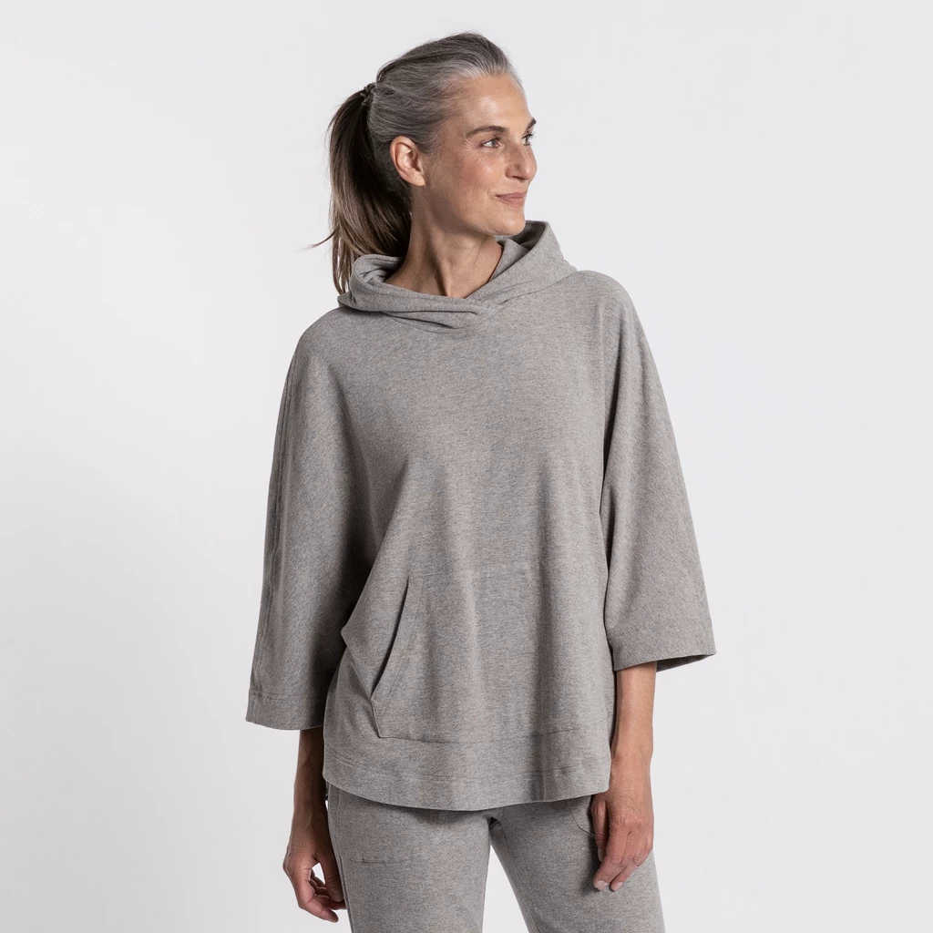 Sunday in Bed X Torquato Poncho Hilda Grau Melange S