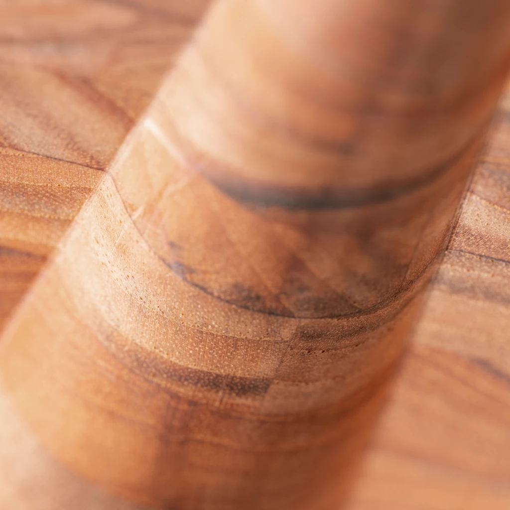 Tranchierbrett mit Saftrinne aus Teak Hirnholz klein