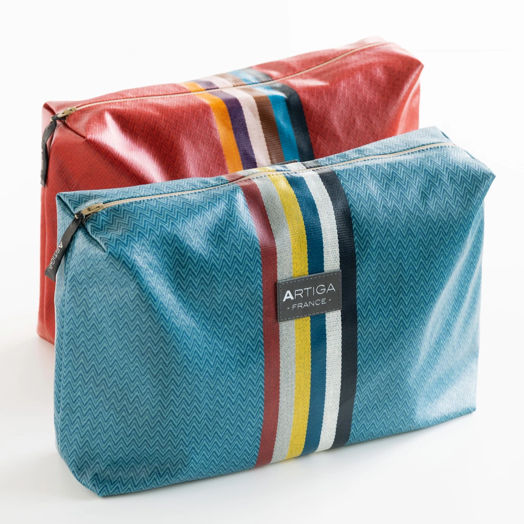 Waschzeugtasche Chevron von Artiga Klein Schwarz