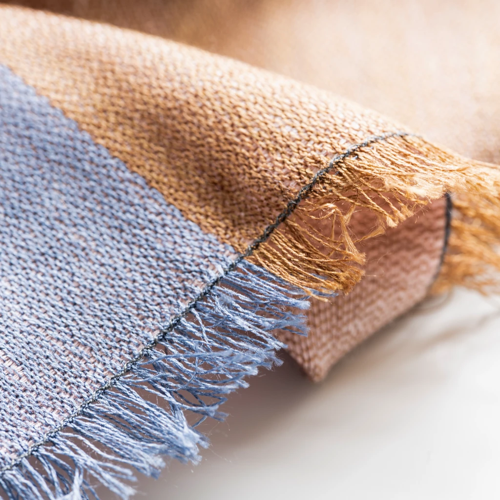 Nsija Seidenwollschal off white-pink/bleu-mustard