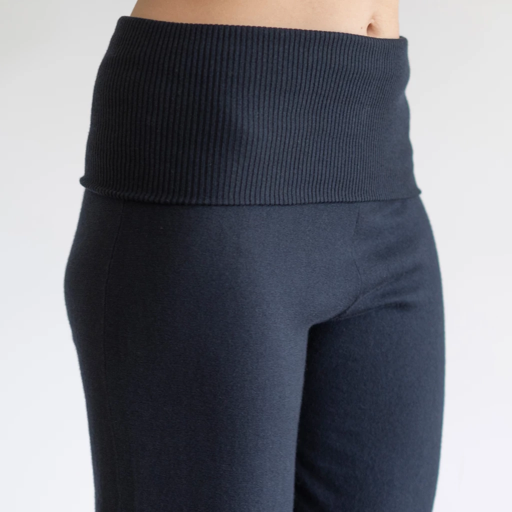 Sunday in Bed X Torquato Sommerstrick Hose Dolly Midnight M