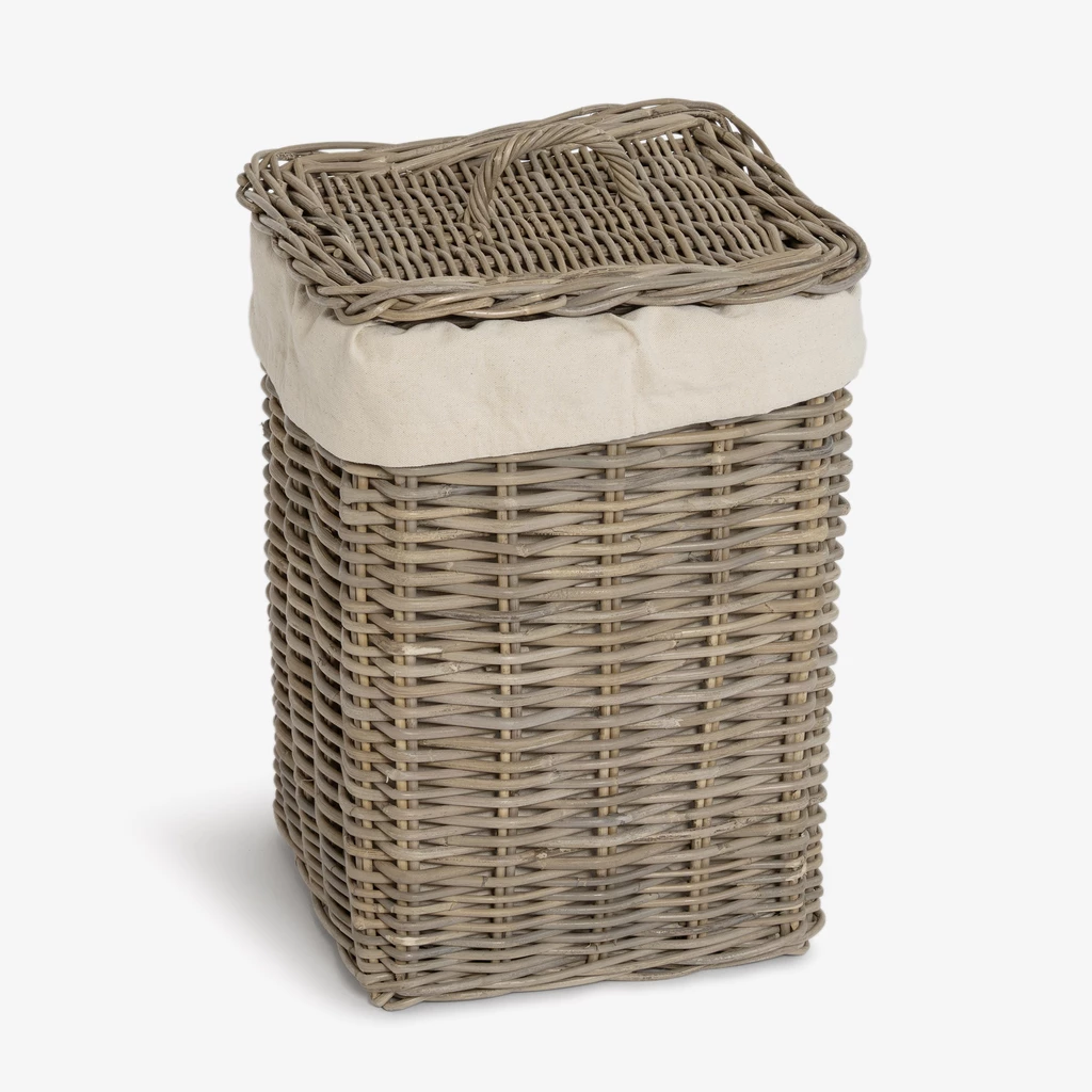 Wäschekorb aus Rattan