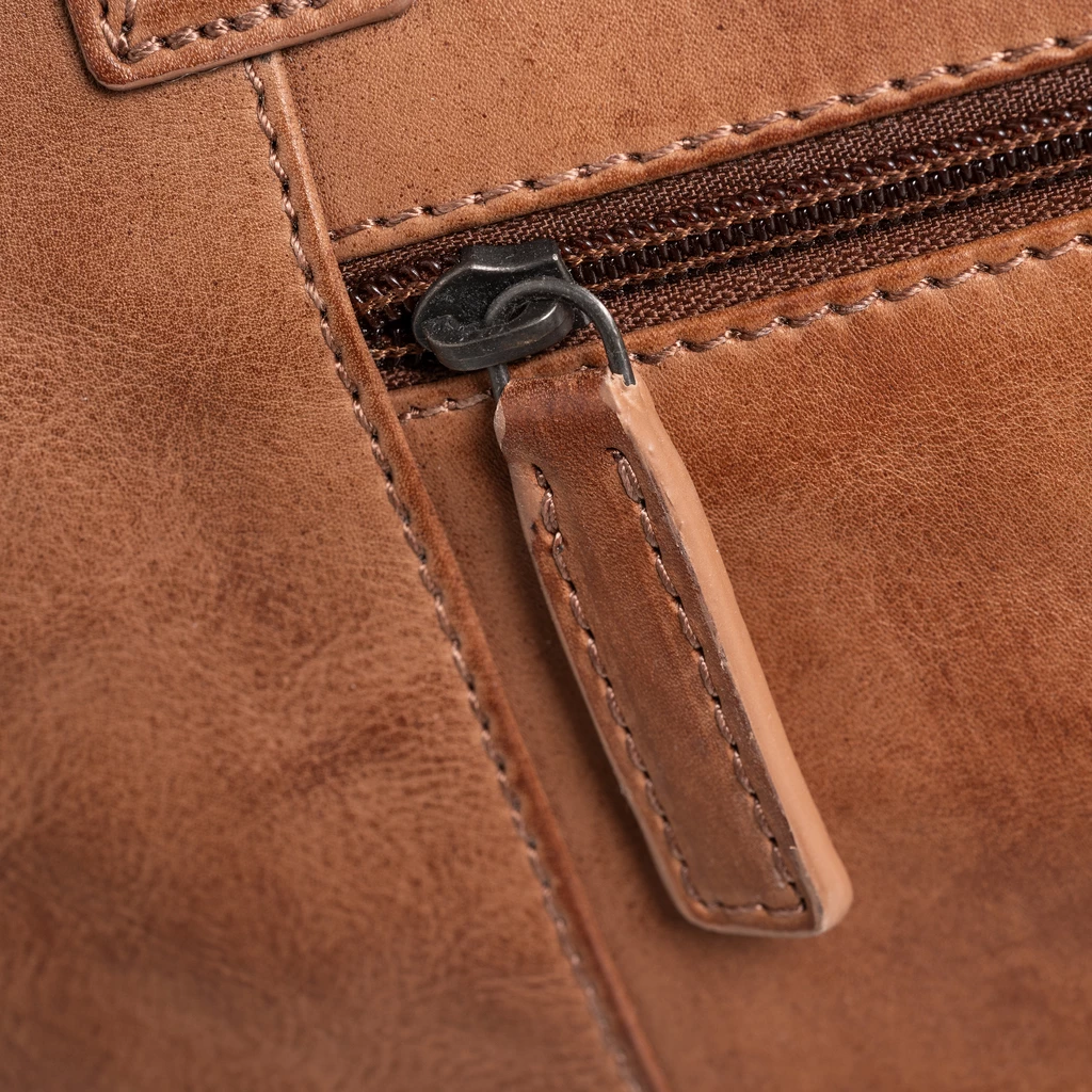 Leder Weekender Adelaide