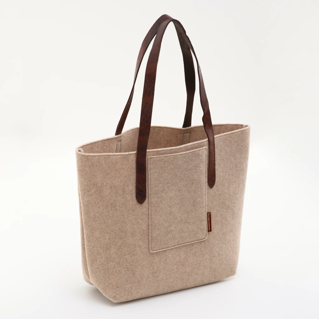 P.A.P. Sweden Handtasche aus Filz