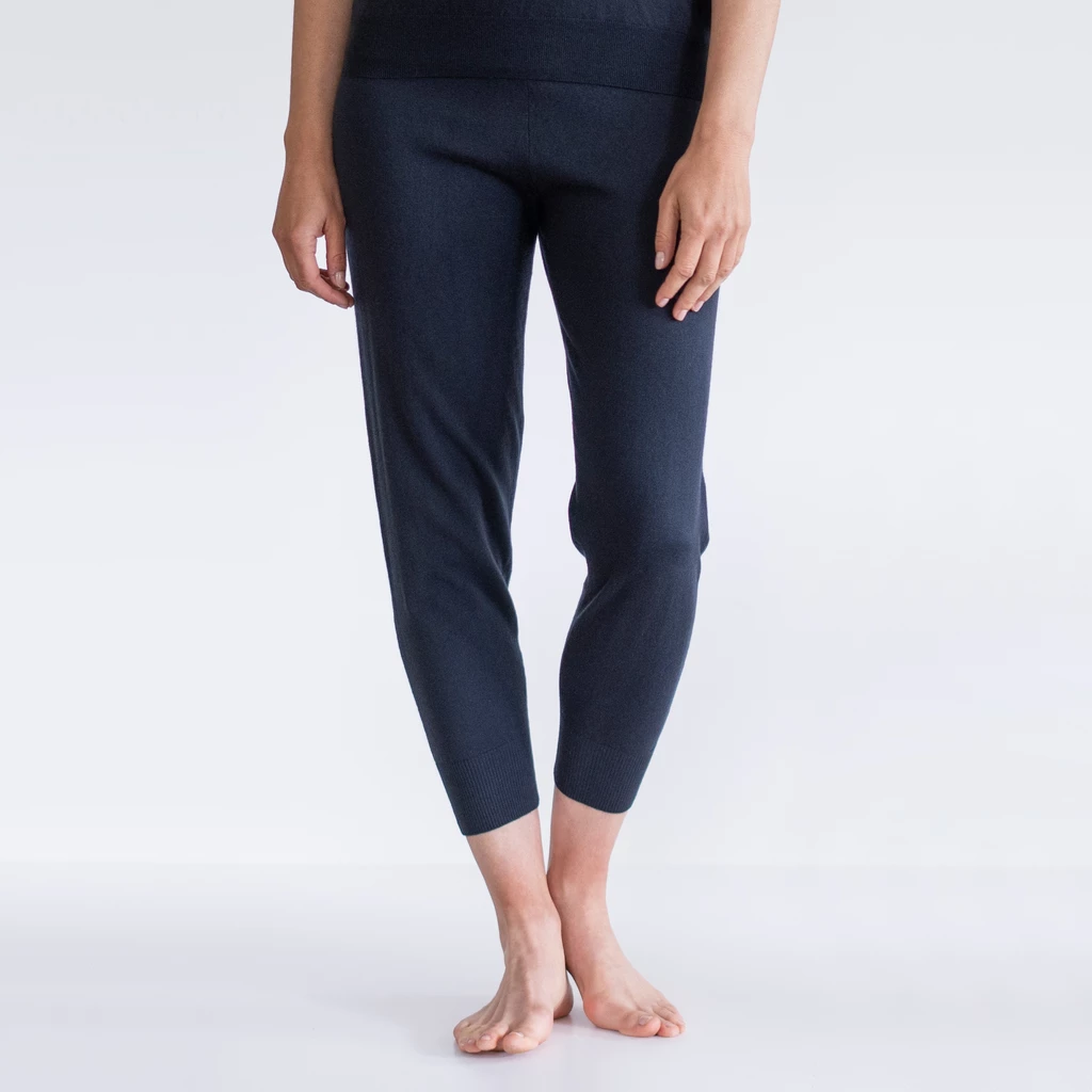 Sunday in Bed X Torquato Sommerstrick Hose Dolly Midnight M