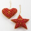 Zardozi-Baumschmuck Herz und Stern Rot